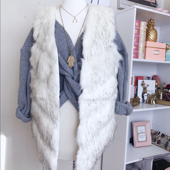 White Faux Fur Vest - Picture 8 of 8